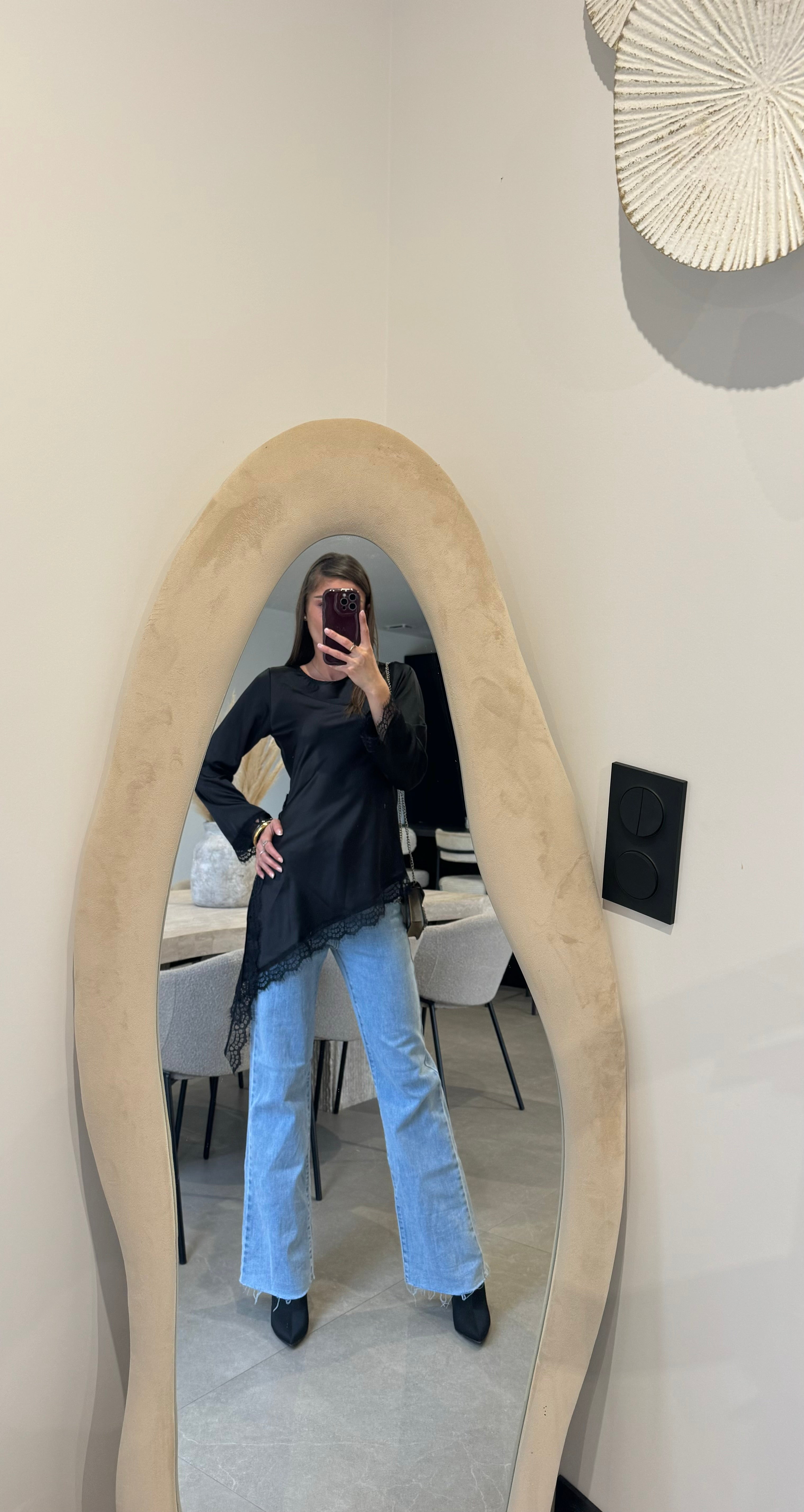 Haut satiné et dentelle noir