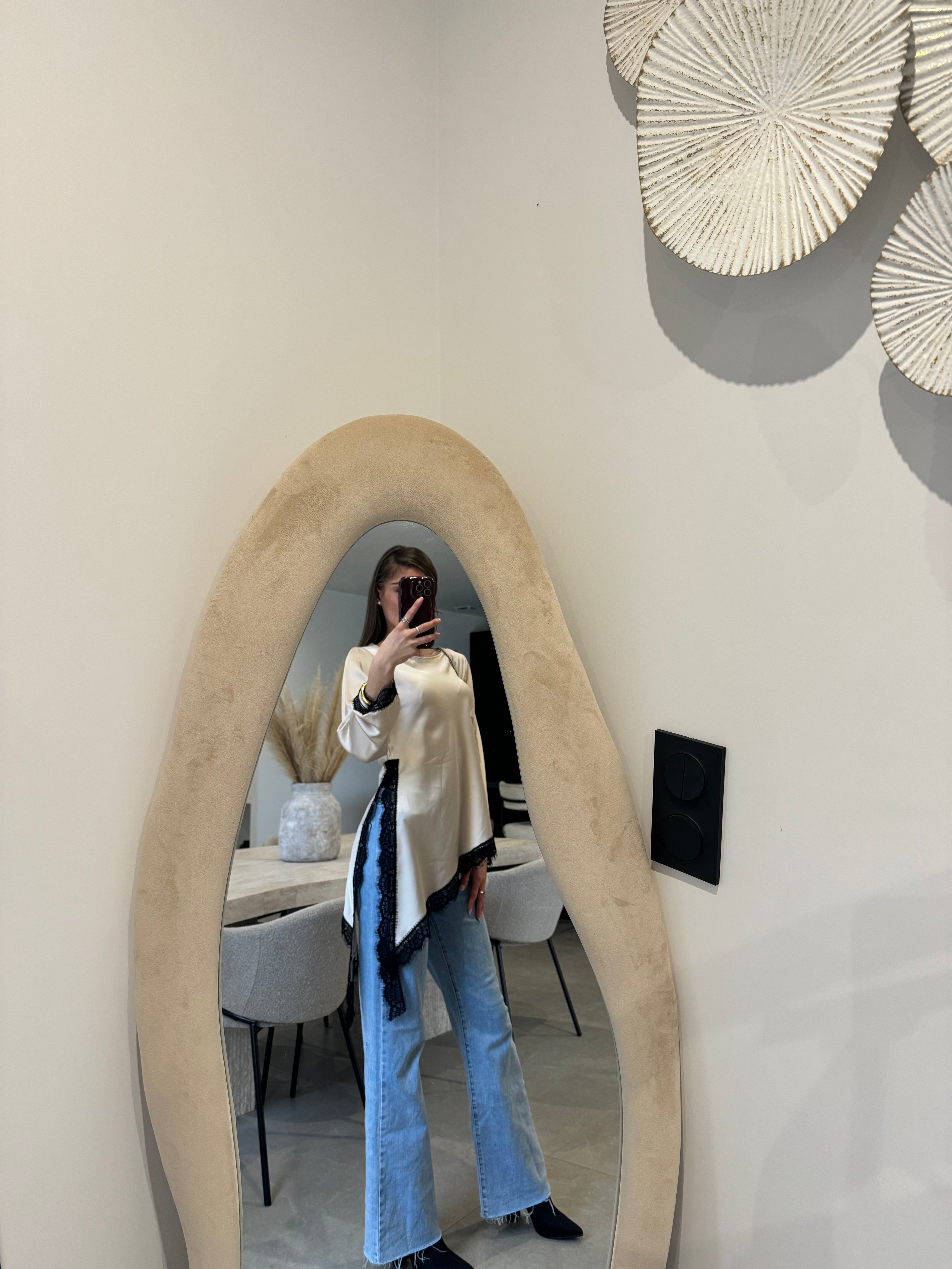 haut satinée et dentelle beige